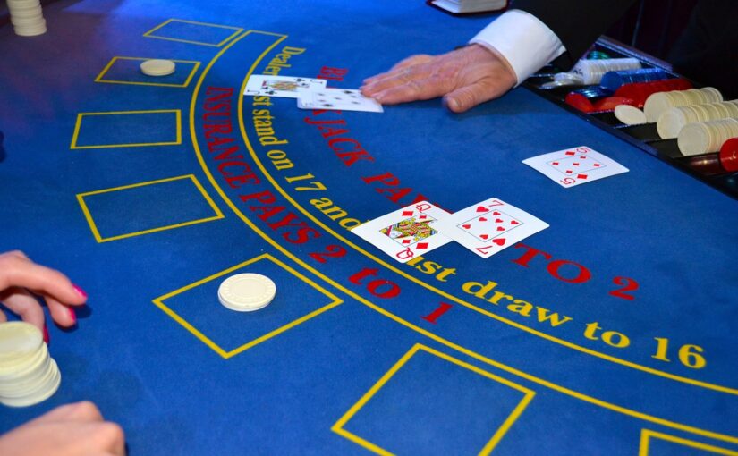 Er blackjack et spil baseret på dygtighed eller held?